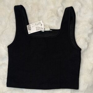 Black cropped tank